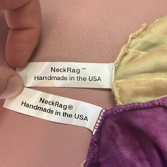 3 unworn Neck Rag fashion infinity scarves - 2 with metallic fibers, 1 without. - Picture 8 of 8